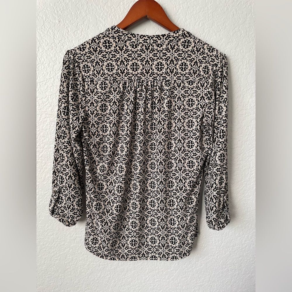 Woman’s size small dressbarn top - Picture 7 of 8